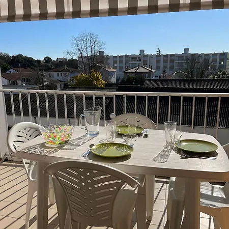 Studio Cabine Classe 1 Etoile Avec Balcon, Ascenseur Et Garage Proche Plages Et Commerces - Fr-1-539-32 * Saint-Palais-sur-Mer