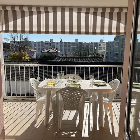 Studio Cabine Classe 1 Etoile Avec Balcon, Ascenseur Et Garage Proche Plages Et Commerces - Fr-1-539-32