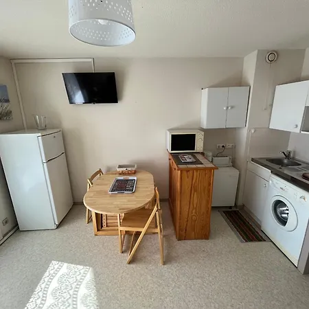 Studio Cabine Classe 1 Etoile Avec Balcon, Ascenseur Et Garage Proche Plages Et Commerces - Fr-1-539-32 Apartmán