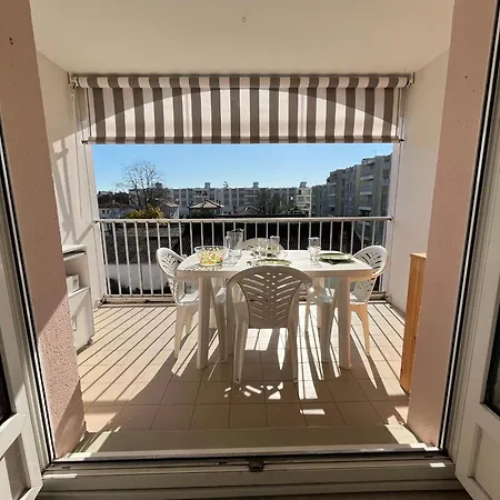 Studio Cabine Classe 1 Etoile Avec Balcon, Ascenseur Et Garage Proche Plages Et Commerces - Fr-1-539-32 *